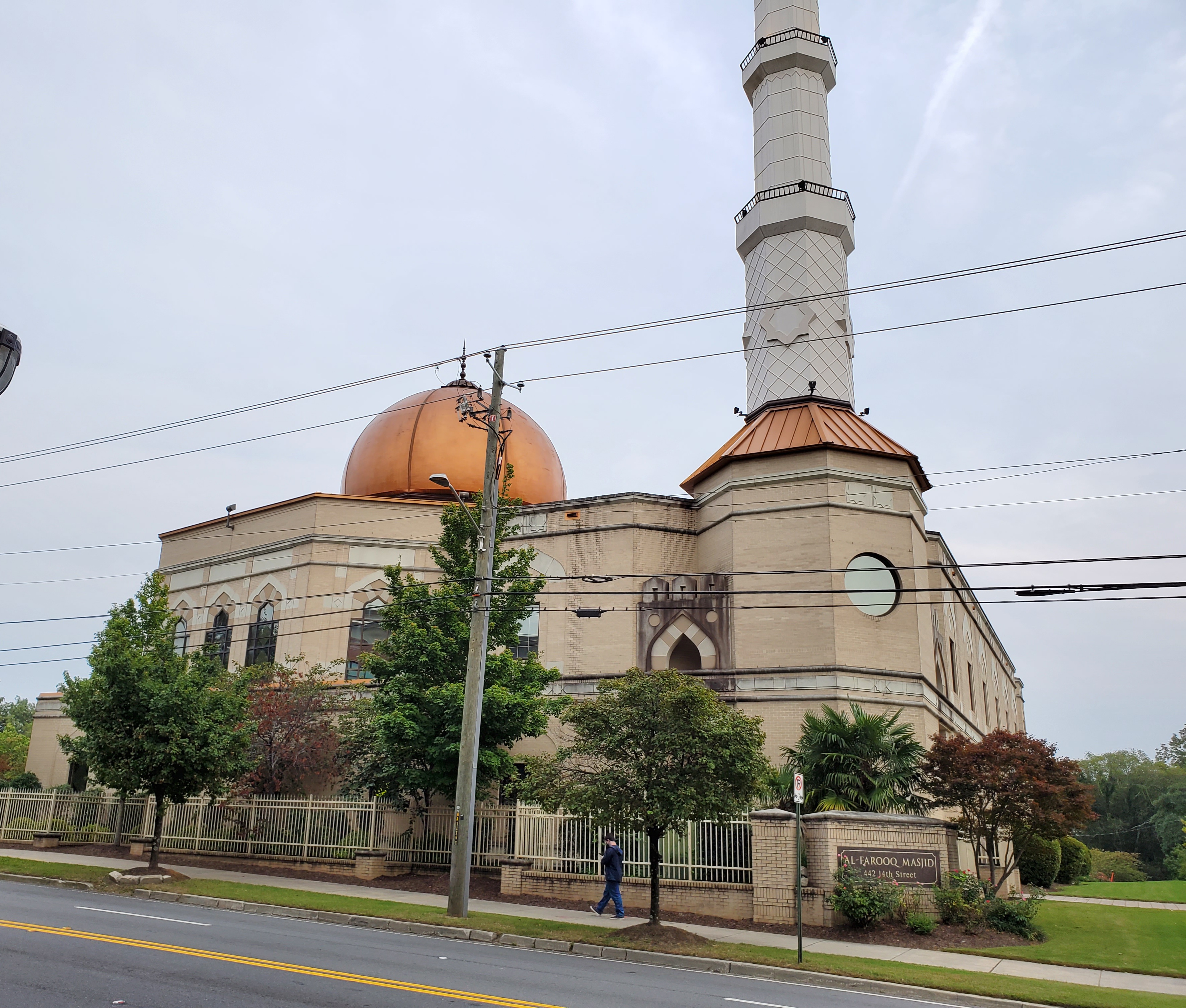 Al-Farooq Masjid exterior and minaret on 14th Street NW in Atlanta
