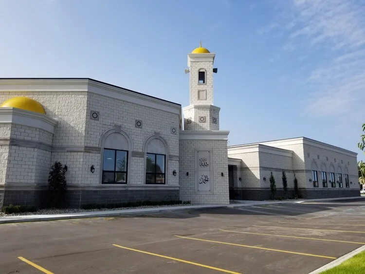 Al-Huda Islamic Association mosque exterior on West Warren Avenue in Dearborn