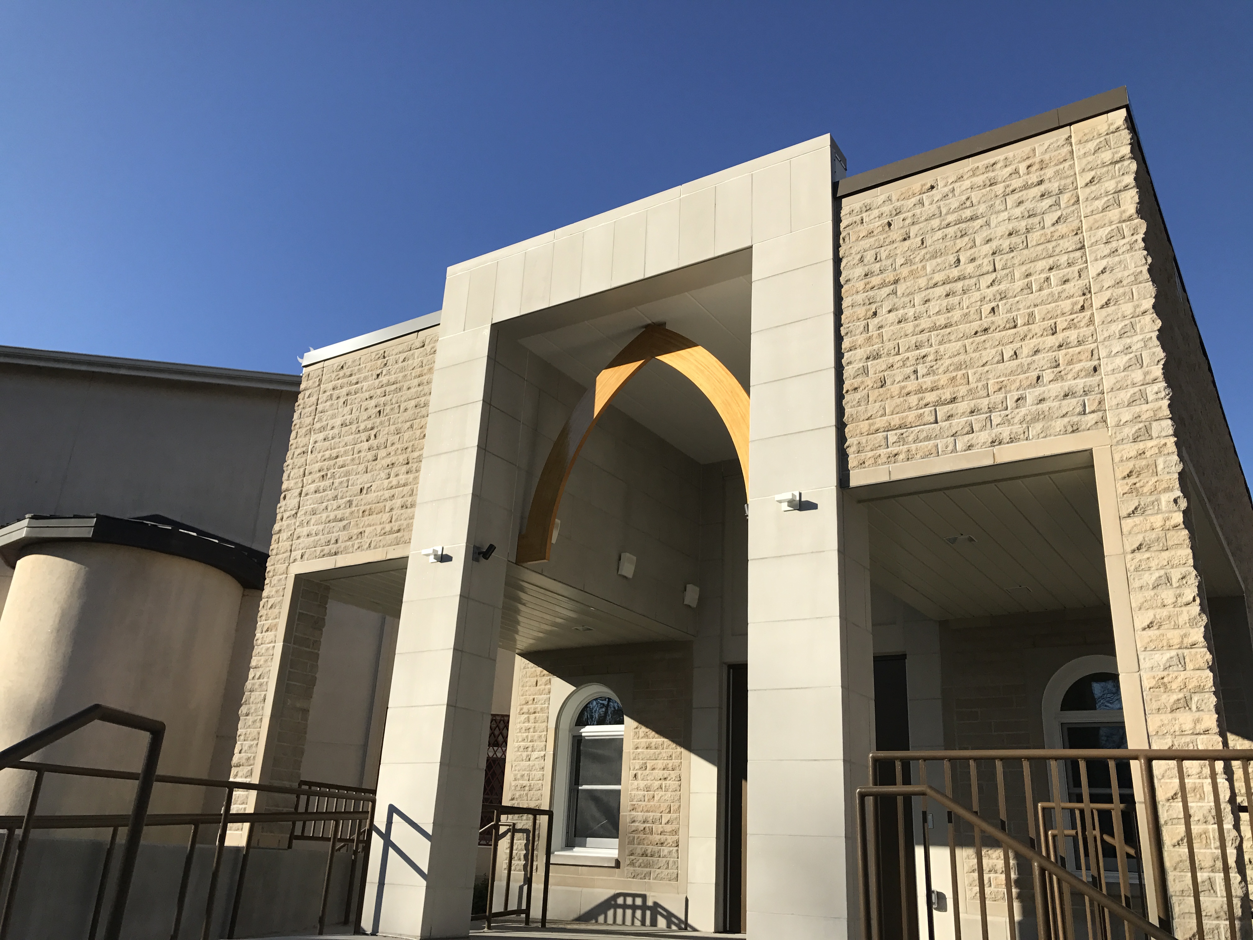 Central Illinois Mosque and Islamic Center entrance photo from the official CIMIC website