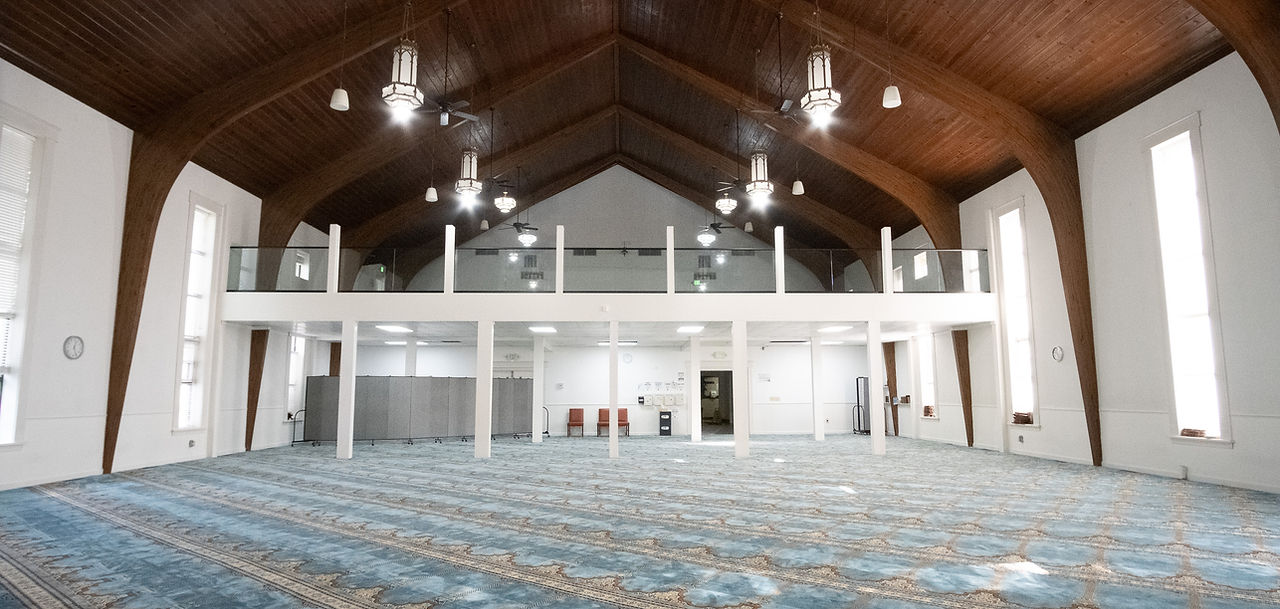 Guiding Light Islamic Center main prayer hall photo from the official site