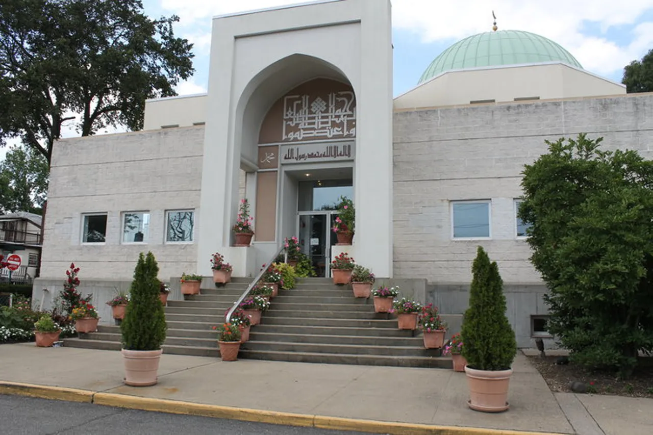 Islamic Center of Long Island entrance and dome in Westbury, NY