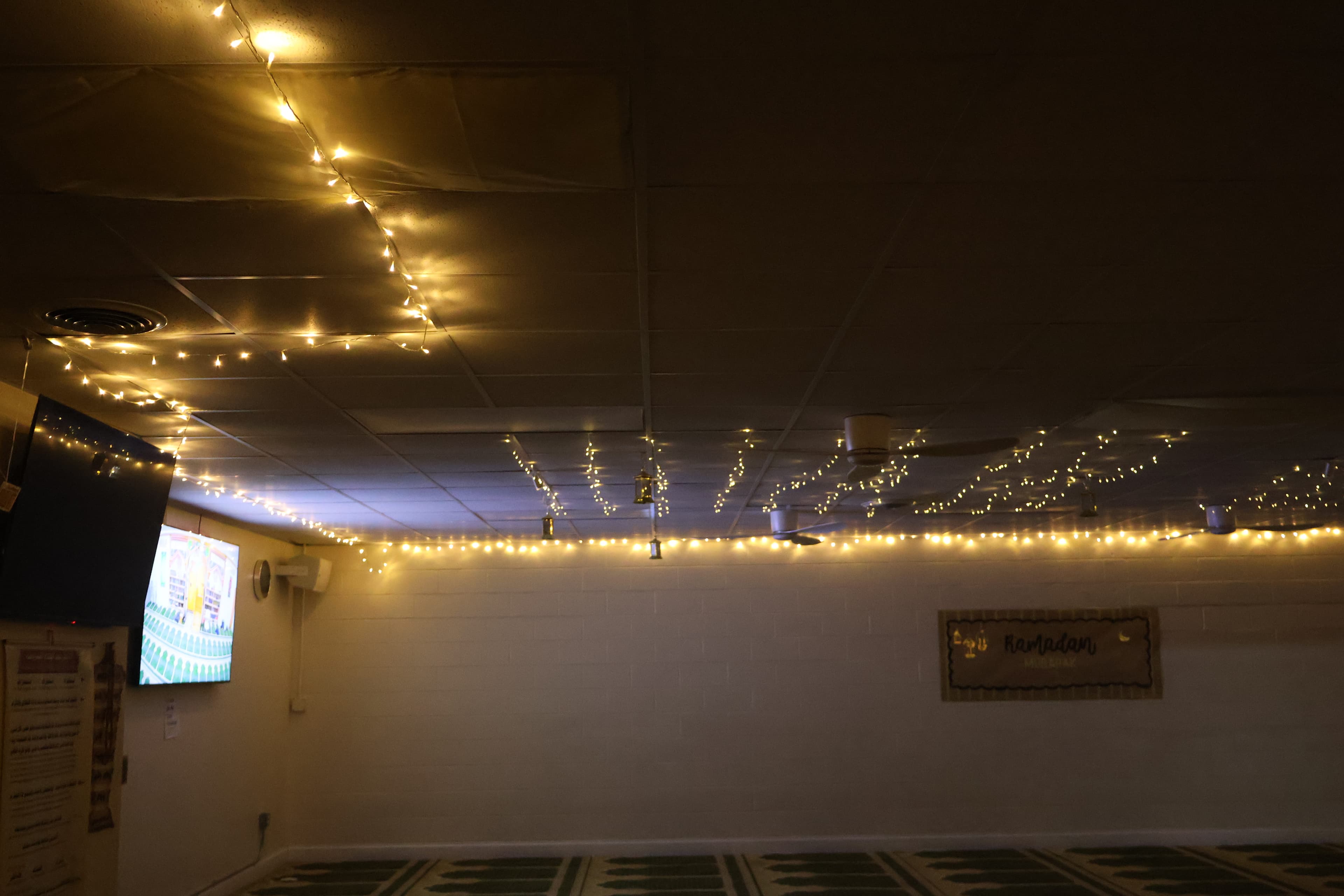 Women's prayer area at Masjid Al Kareem during Ramadan lights