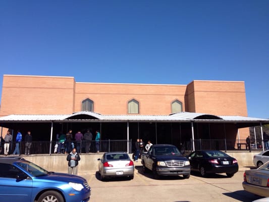 Front exterior of Arlington Center Masjid in Arlington Texas
