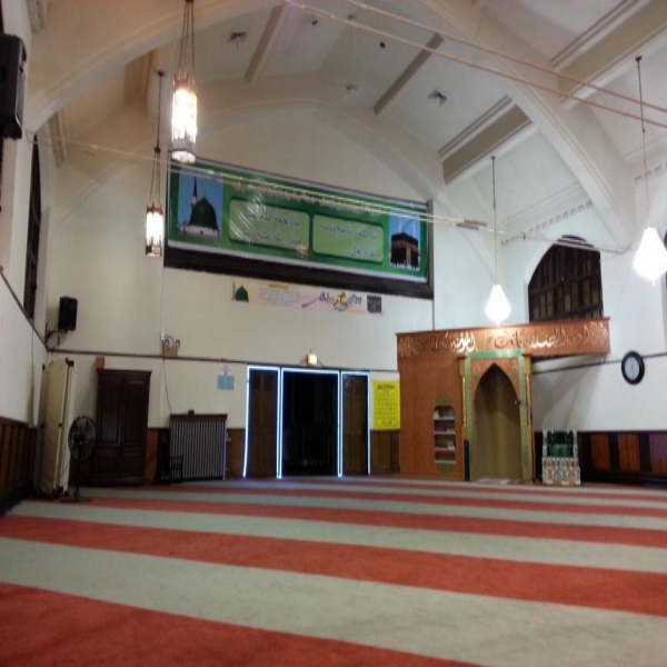 Madinah Masjid prayer hall in Chicago, IL