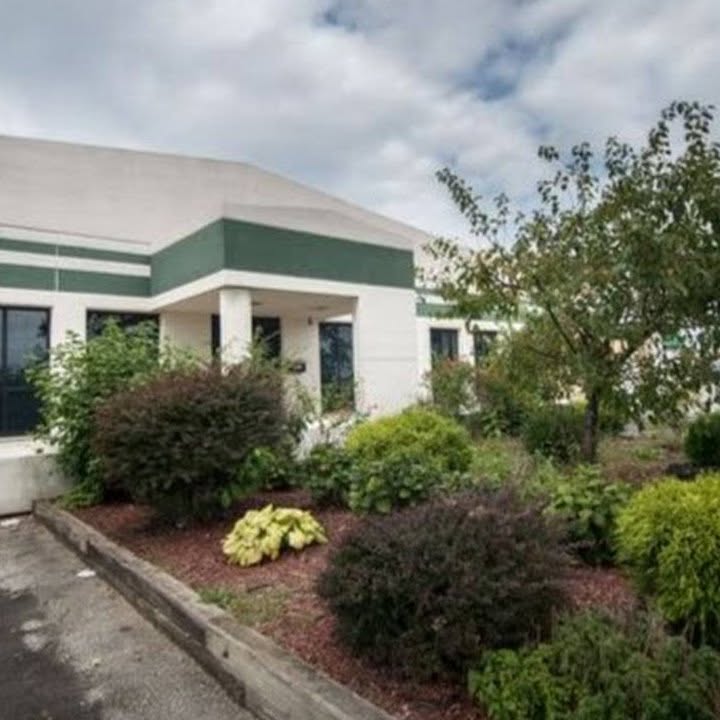 Masjid Al Furqan exterior on Roosevelt Boulevard in Philadelphia, PA