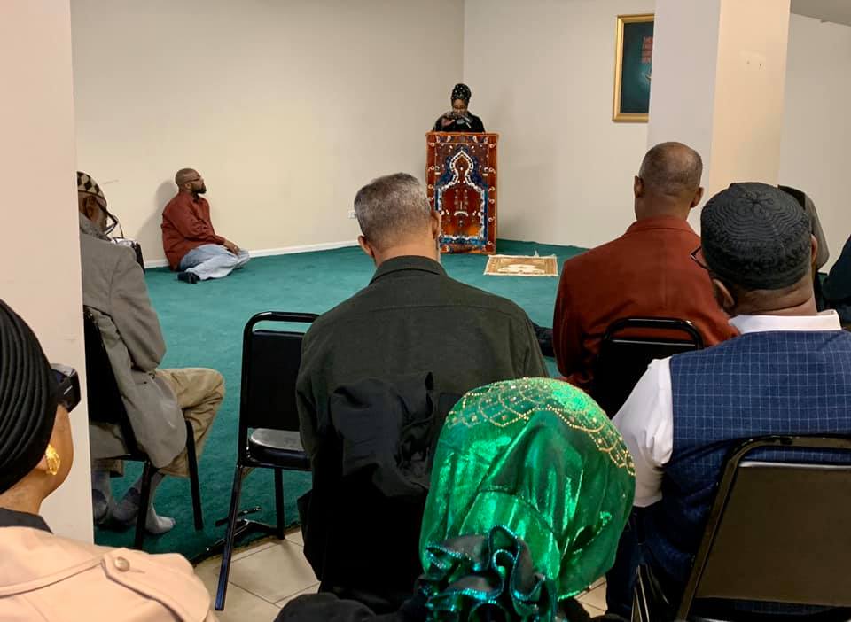 Masjid Al-Taqwa prayer space in Chicago, IL
