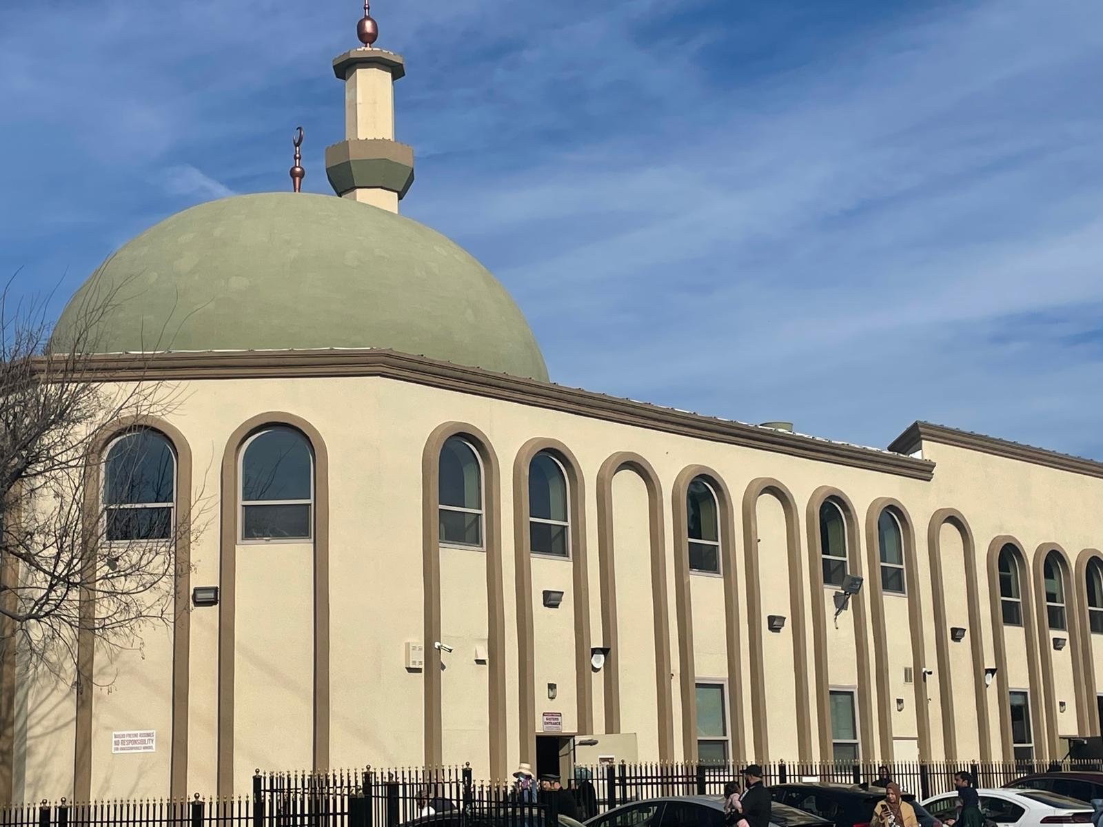 Masjid Fresno Islamic Center exterior and dome from the parking area