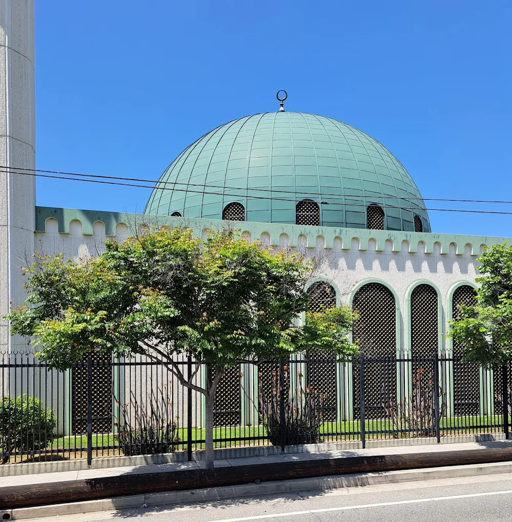 Masjid Omar ibn Al-Khattab exterior dome and arched facade