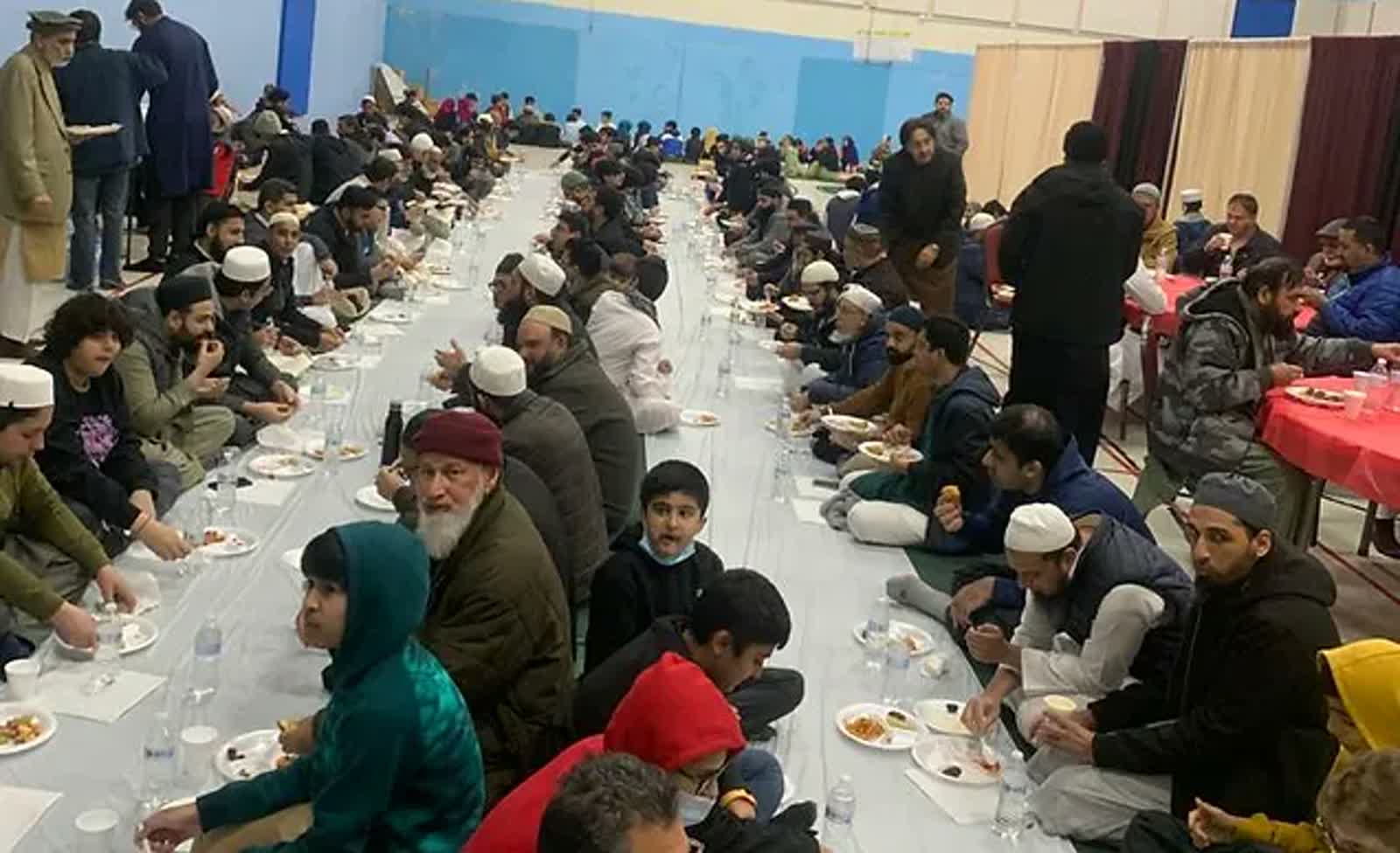 Masjid Umar bin Khattab community meal gathering
