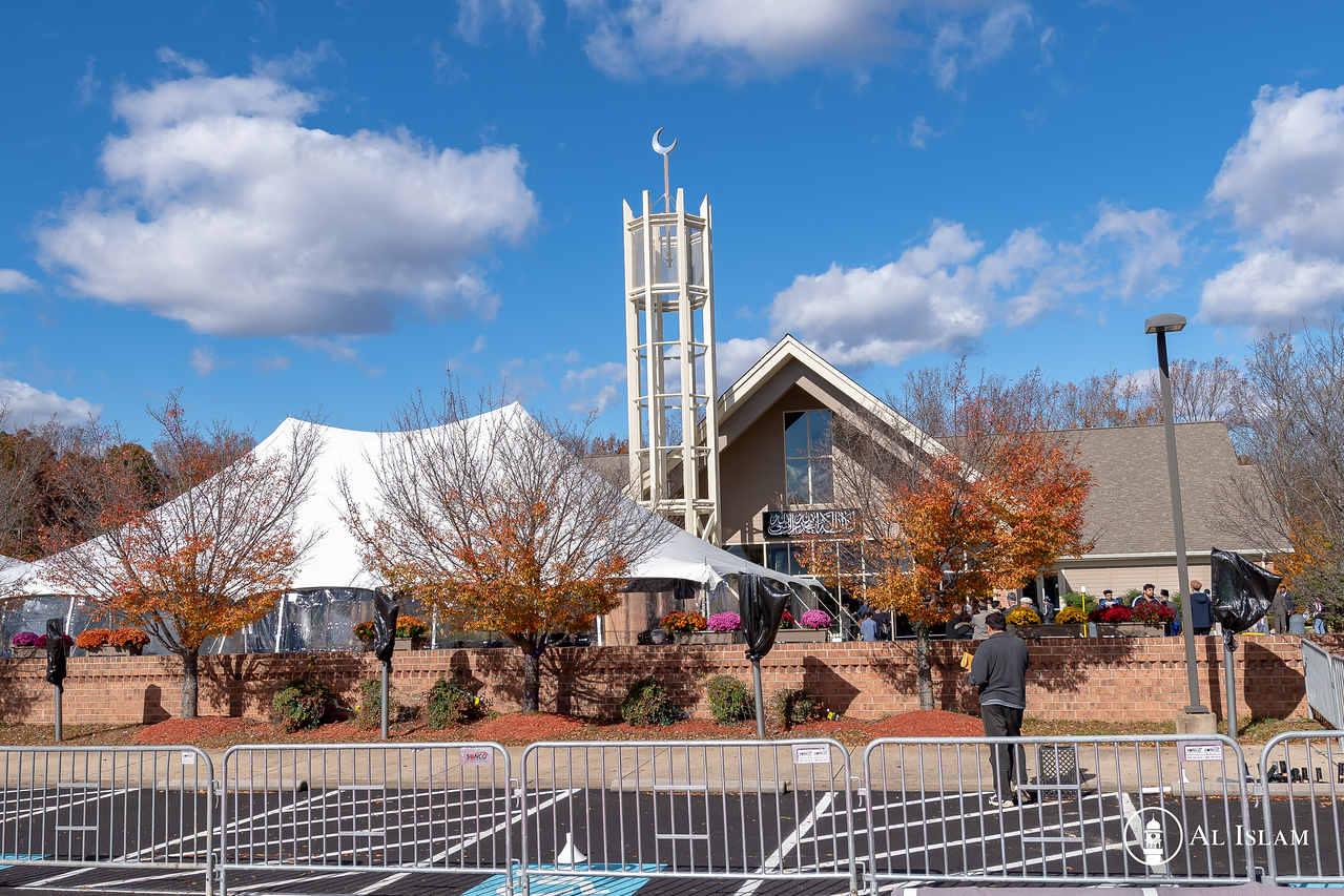 Masroor Mosque exterior and minaret in Manassas, Virginia