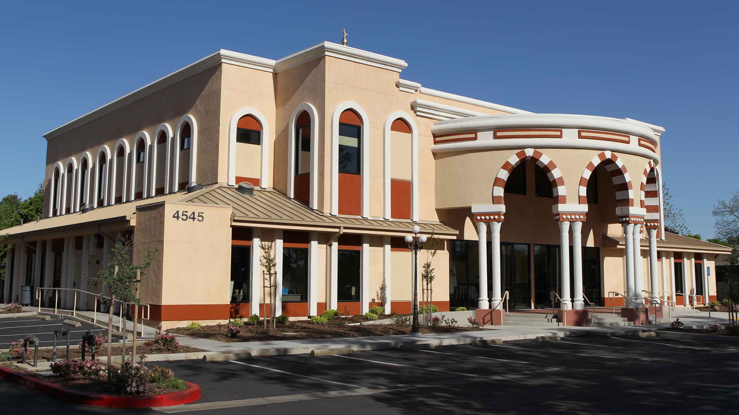 SALAM Islamic Center exterior and 4545 College Oak Drive campus sign in Sacramento, CA